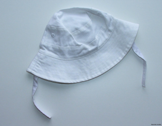 Plátěný klobouk vel. 68, Marks&Spencer